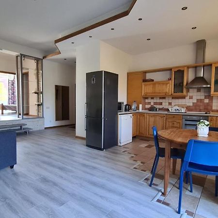 Spacious Condo 5 Min To Jurmala Beach Εξωτερικό φωτογραφία